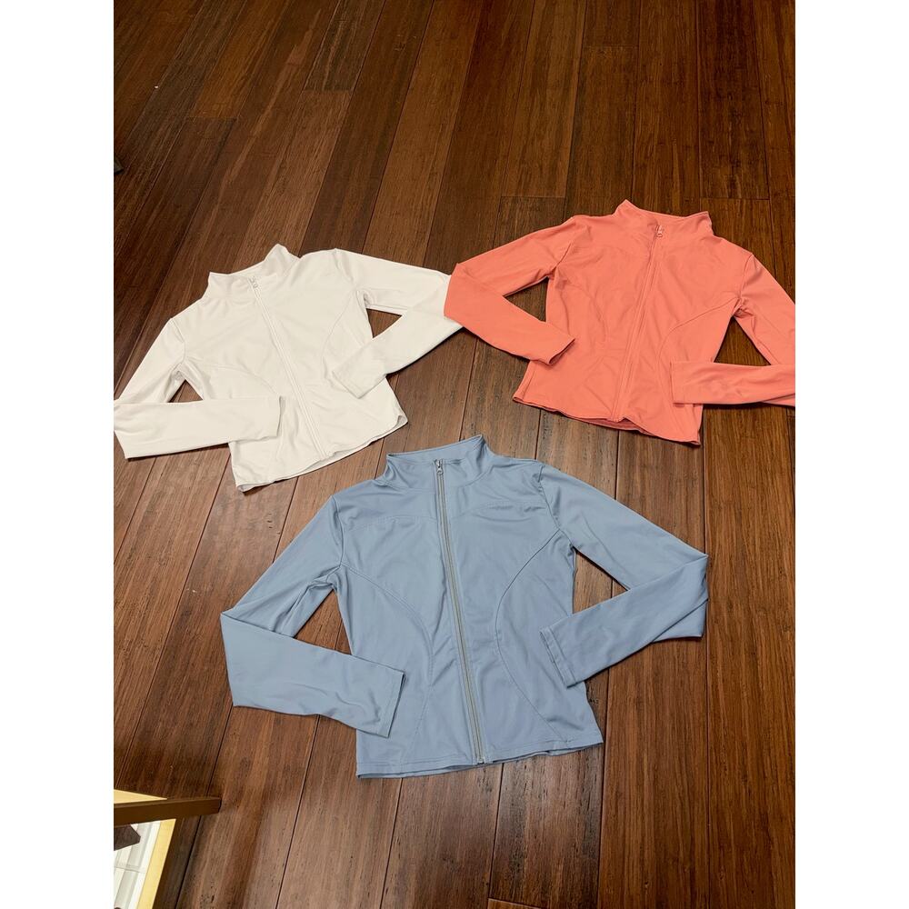 lightweight, slim-fit, full-zip athletic jackets BBL jackets LOT Medium